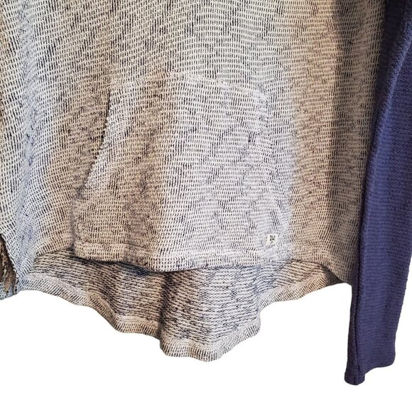 BillaBong Hooded Beach Pull Over - Picture 4 of 10